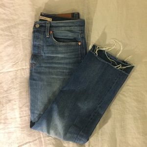 Levi’s wedgie straight jeans like new!